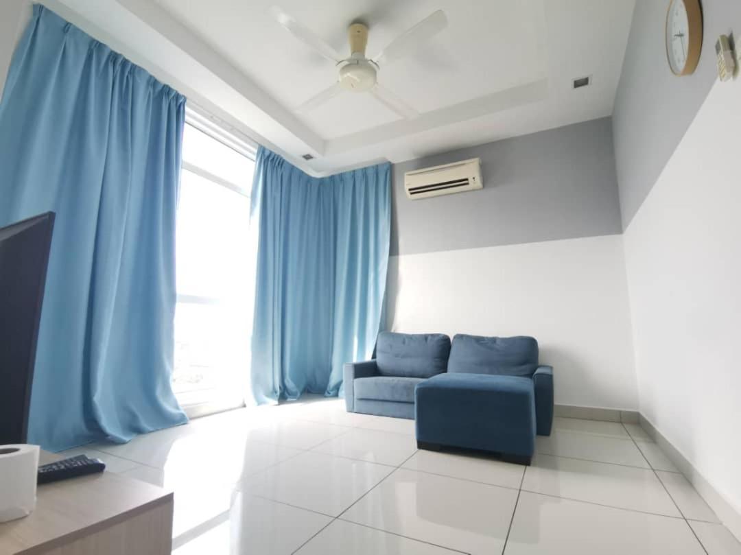 Homestay Kuala Lumpur ; Terminal Tbs ; Bukit Jalil מראה חיצוני תמונה